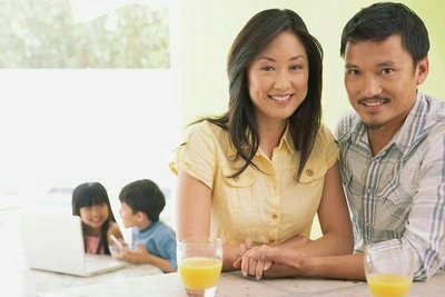 �׶��԰���