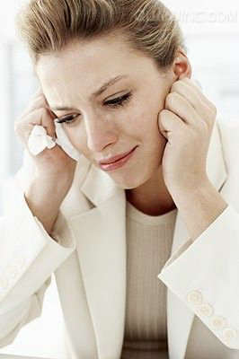 手部白癜风产生的原因有哪些?